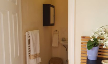 25 Worcester Street - ensuite