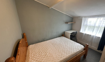 32 Bishopstone Road, Gloucester, GL1 4BZ, 4 Bedrooms Bedrooms, ,1 BathroomBathrooms,Student,Student rooms,Bishopstone Road,1106