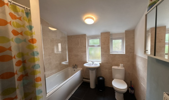 32 Bishopstone Road, Gloucester, GL1 4BZ, 4 Bedrooms Bedrooms, ,1 BathroomBathrooms,Student,Student rooms,Bishopstone Road,1106