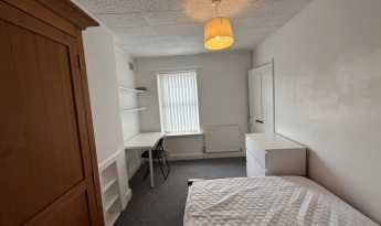 32 Bishopstone Road, Gloucester, GL1 4BZ, 4 Bedrooms Bedrooms, ,1 BathroomBathrooms,Student,Student rooms,Bishopstone Road,1106