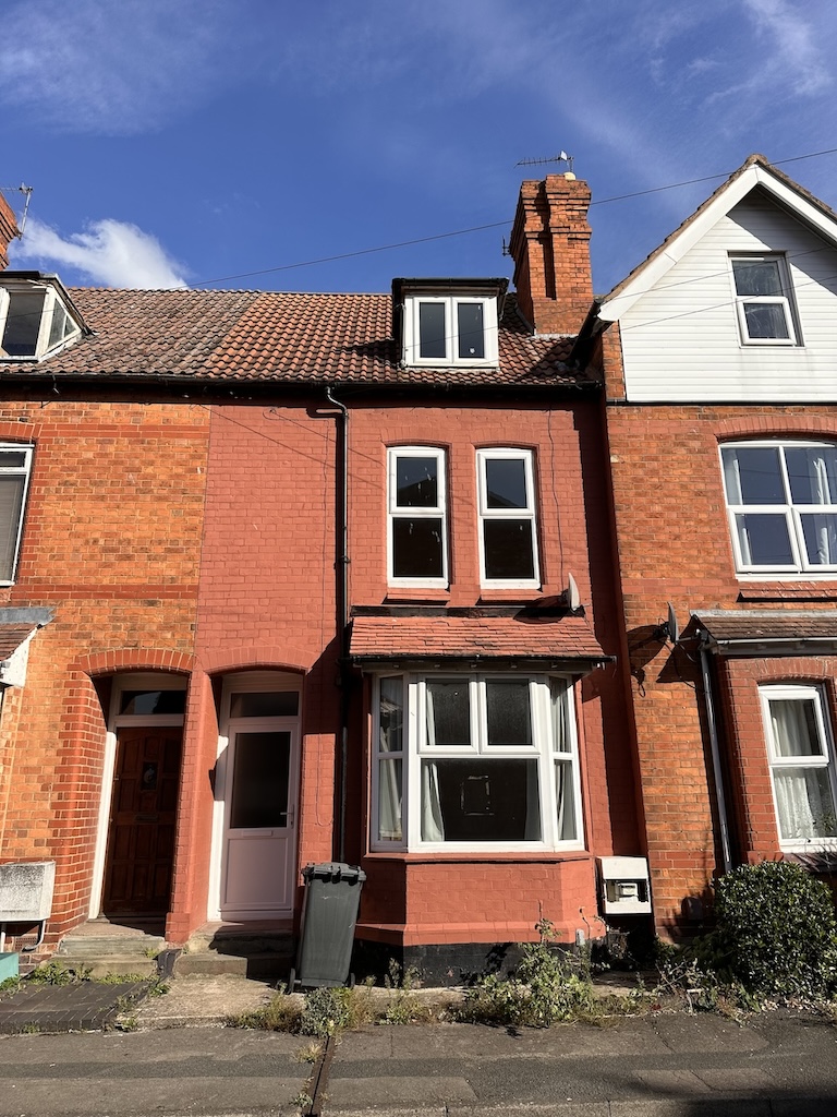 41 Cromwell Street, Gloucester, GL1 1SX, 1 Bedroom Bedrooms, ,2 BathroomsBathrooms,Student,For Rent,Cromwell Street,1107