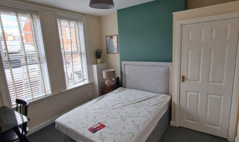 23 St Aldwyn Road, Gloucester, GL1 4RD, 6 Bedrooms Bedrooms, ,3 BathroomsBathrooms,Student,Student house,St Aldwyn Road,1112