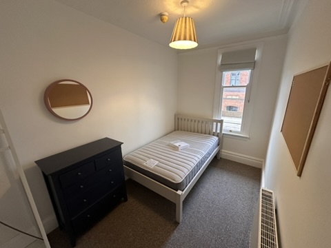 10 St Michaels Square, Gloucester, GL1 1SX, 1 Bedroom Bedrooms, ,3 BathroomsBathrooms,Student,Student rooms,St Michaels Square,1125