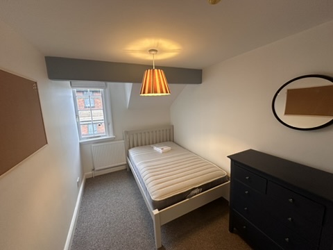 10 St Michaels Square, Gloucester, GL1 1SX, 1 Bedroom Bedrooms, ,3 BathroomsBathrooms,Student,Student rooms,St Michaels Square,1125