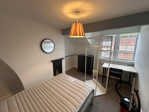 10 St Michaels Square, Gloucester, GL1 1SX, 1 Bedroom Bedrooms, ,3 BathroomsBathrooms,Student,Student rooms,St Michaels Square,1125