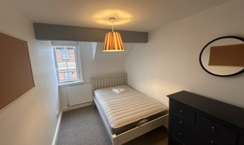 10 St Michaels Square, Gloucester, GL1 1SX, 1 Bedroom Bedrooms, ,3 BathroomsBathrooms,Student,Student rooms,St Michaels Square,1125