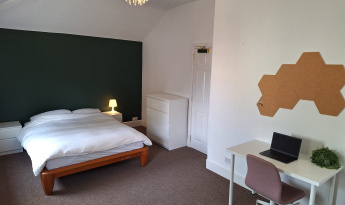 1, Gloucester, GL1 4UT, 1 Bedroom Bedrooms, ,1 BathroomBathrooms,Student,Student rooms,1128