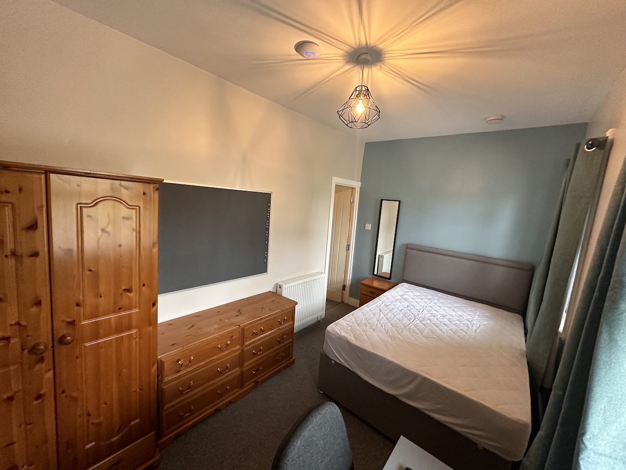 5 St Pauls Road, Gloucester, GL1 5AP, 5 Bedrooms Bedrooms, ,3 BathroomsBathrooms,Student,Student house,St Pauls Road,1137