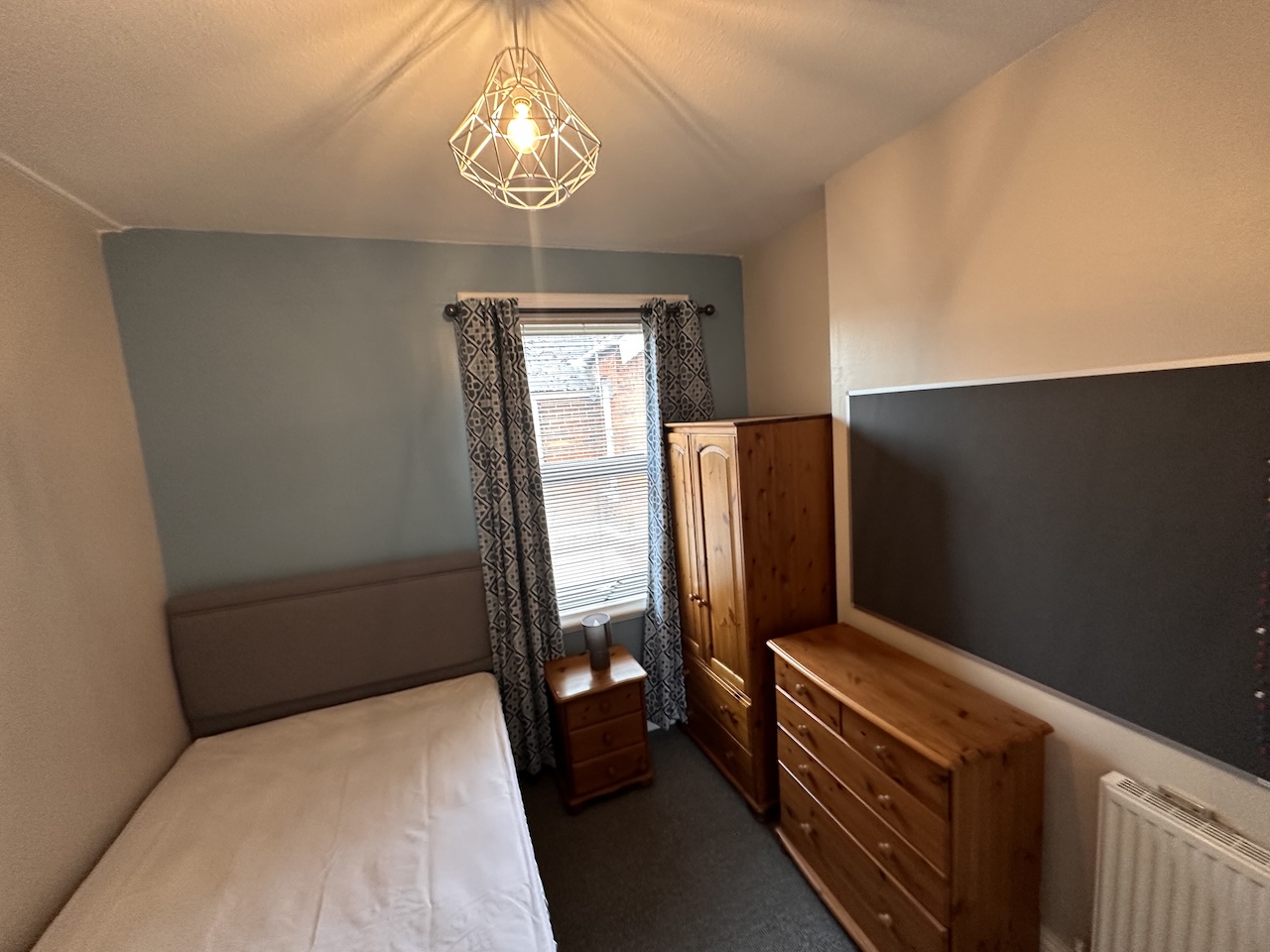 5 St Pauls Road, Gloucester, GL1 5AP, 5 Bedrooms Bedrooms, ,3 BathroomsBathrooms,Student,Student house,St Pauls Road,1137