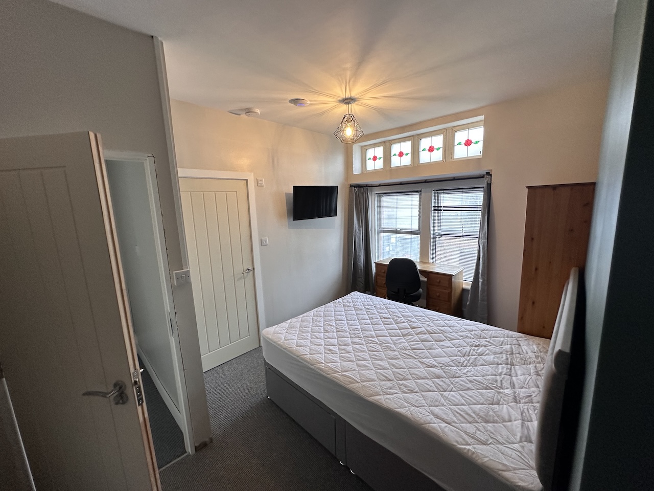 5 St Pauls Road, Gloucester, GL1 5AP, 5 Bedrooms Bedrooms, ,3 BathroomsBathrooms,Student,Student house,St Pauls Road,1137
