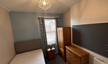 5 St Pauls Road, Gloucester, GL1 5AP, 5 Bedrooms Bedrooms, ,3 BathroomsBathrooms,Student,Student house,St Pauls Road,1137
