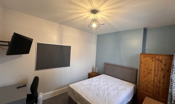 5 St Pauls Road, Gloucester, GL1 5AP, 5 Bedrooms Bedrooms, ,3 BathroomsBathrooms,Student,Student house,St Pauls Road,1137