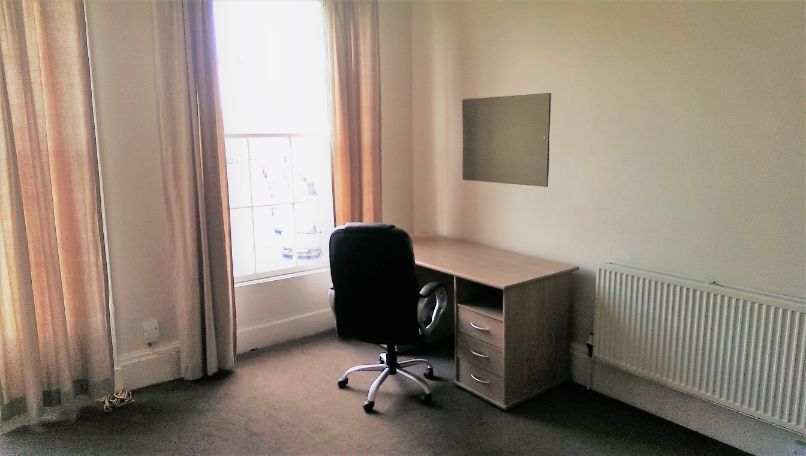 29a Oxford Street - bedroom