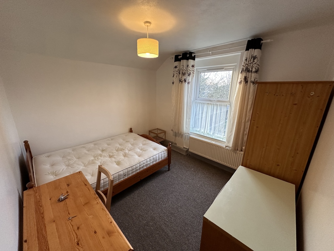 14 Furlong Road, Gloucester, GL1 4UT, 1 Bedroom Bedrooms, ,2 BathroomsBathrooms,Student,Student rooms,Furlong Road,1061