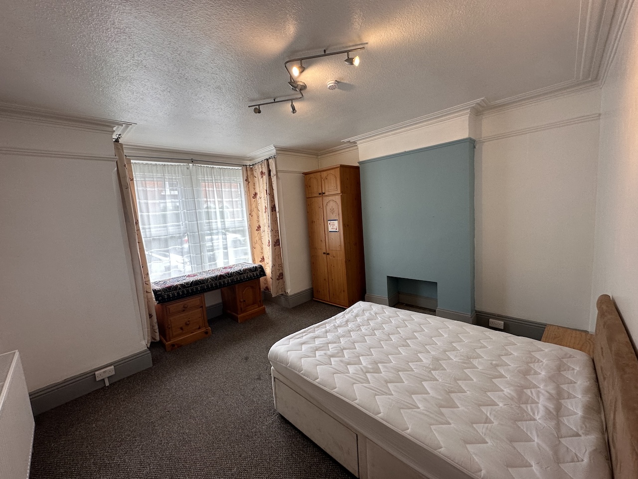 14 Furlong Road, Gloucester, GL1 4UT, 1 Bedroom Bedrooms, ,2 BathroomsBathrooms,Student,Student rooms,Furlong Road,1061