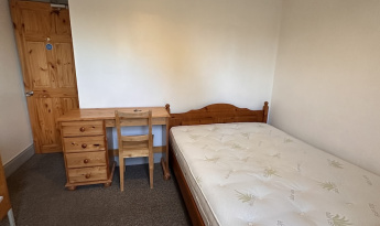 14 Furlong Road, Gloucester, GL1 4UT, 1 Bedroom Bedrooms, ,2 BathroomsBathrooms,Student,Student rooms,Furlong Road,1061