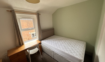 14 Furlong Road, Gloucester, GL1 4UT, 1 Bedroom Bedrooms, ,2 BathroomsBathrooms,Student,Student rooms,Furlong Road,1061