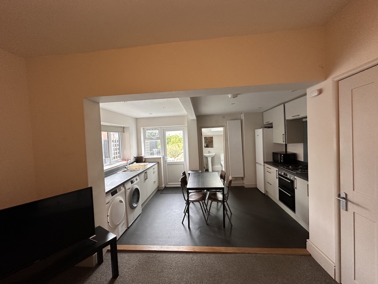 38 Calton Road, Gloucester, GL1 5DZ, 4 Bedrooms Bedrooms, ,1 BathroomBathrooms,Student,Student house,38,Calton Road,1066